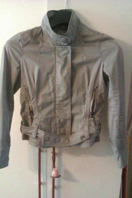 Bundička na jar,začiatok jesene, broadway,s