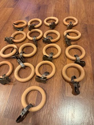 Drevené krúžky so štipcami 17 ks, 