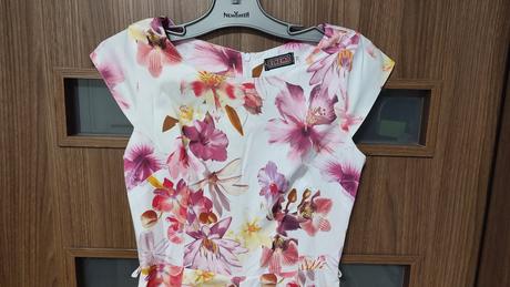 Kvietkované šaty 36, 36