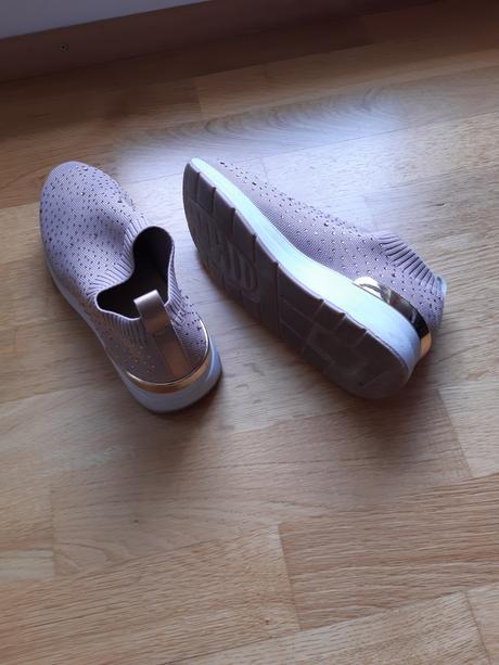 Mäkkučké topánočky s kamienkami, deichmann,38