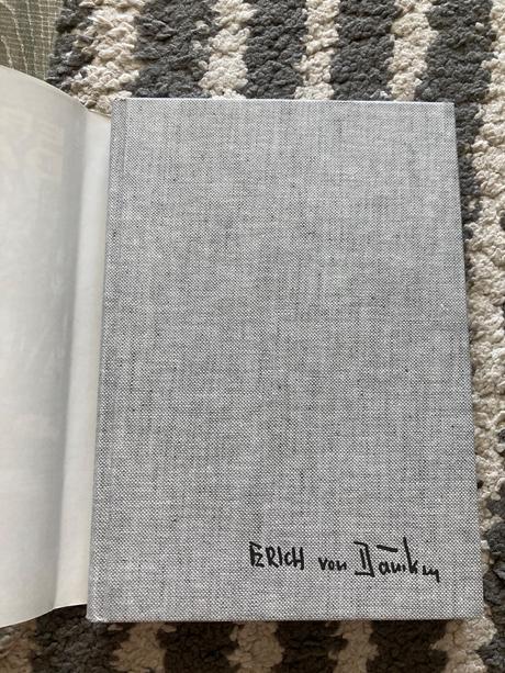 Cesta na kiribati erich von däniken (1995),