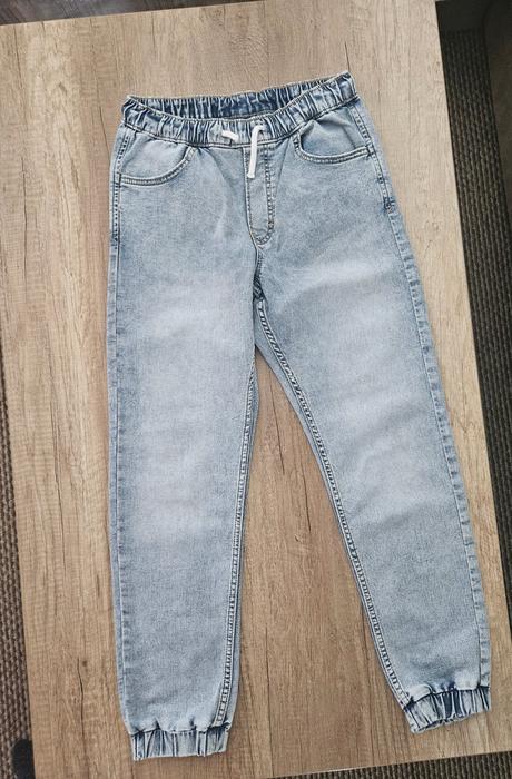 Svetlé tenšie rifle, h&m,152