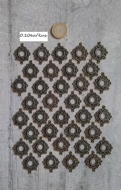 Bronzové kovové lôžka a kabošony,