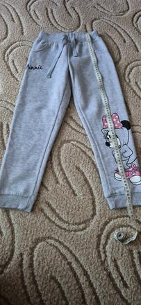 Teplejšie tepláčky, 128