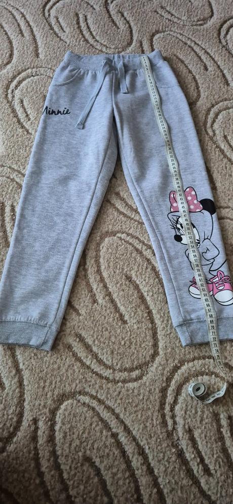 Teplejšie tepláčky, 128