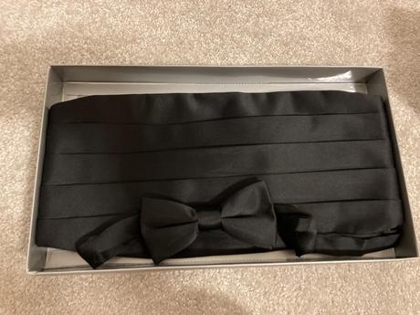 Motylik so serpou, george