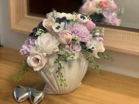 Mydlova kytica v mušli keramika, 