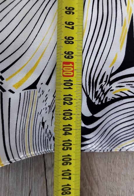 Vzorované lesklé šaty, 40