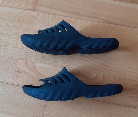 Chlapčenské šlapky, 32