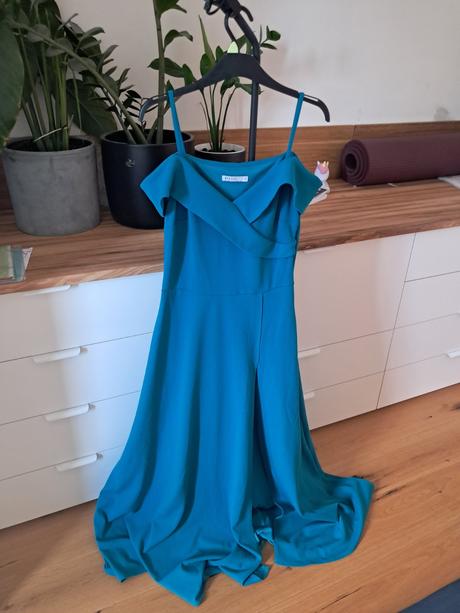 Nádherné šaty (farba ako na foto na postave), mohito,m