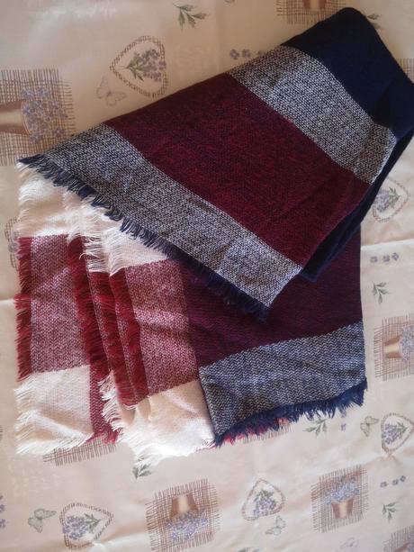 Šal štvorec 140x150, reserved