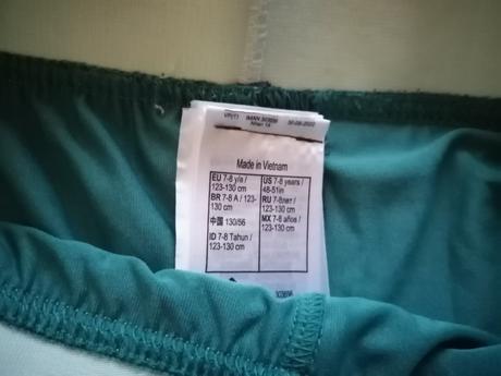 Športové kraťasy so všitými legínami, decathlon,128