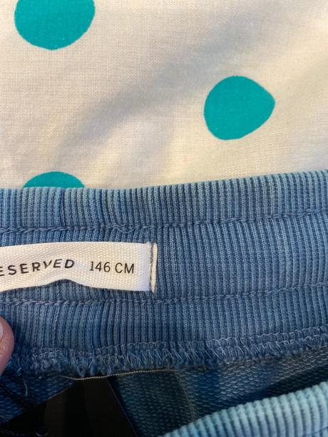Šortky reserved, reserved,146