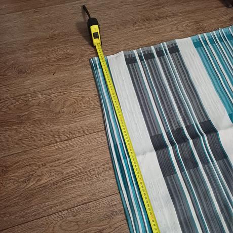 Záclona alebo látka, 