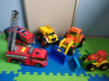 1de_velke auta, traktory,