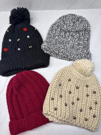 Zimné čiapky mix,