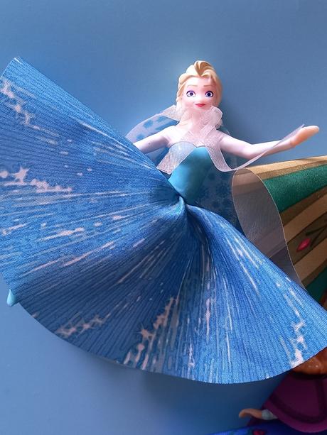 Kinder postavičky anna a elza, 