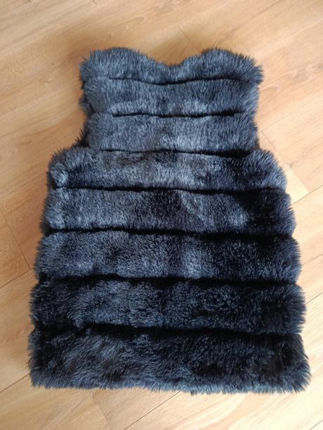 Kožušinová vesta čierna, uni, paráádna,