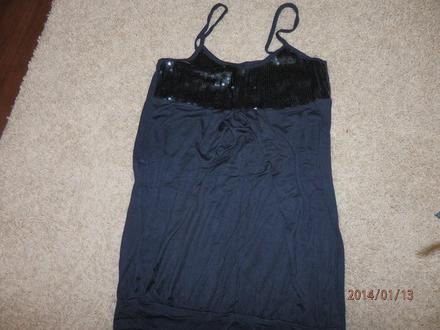 Tmavomodre tricko, m