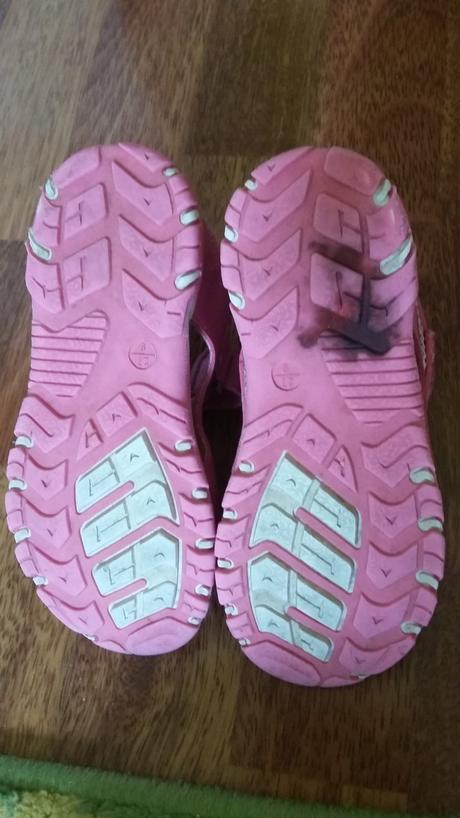 Sandalky c.27, lupilu,27