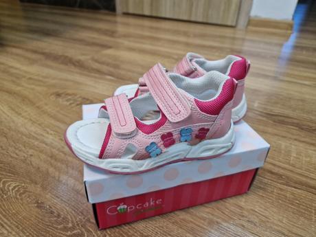 Sandalky, cupcake,24