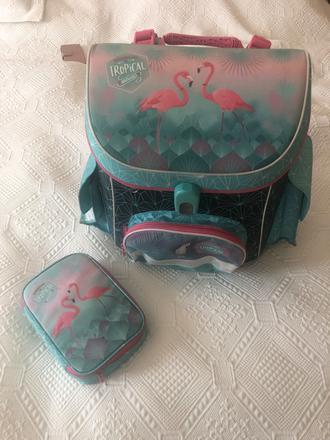 Školská taška s peracnikom,