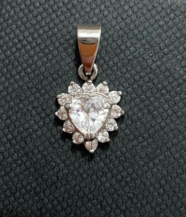 Strieborný prívesok,