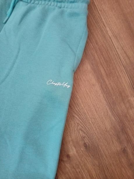 Tepláky, chapter young,158