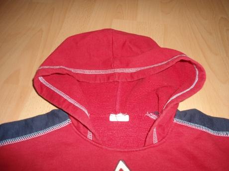 Cervena chlapcenska mikina, 122