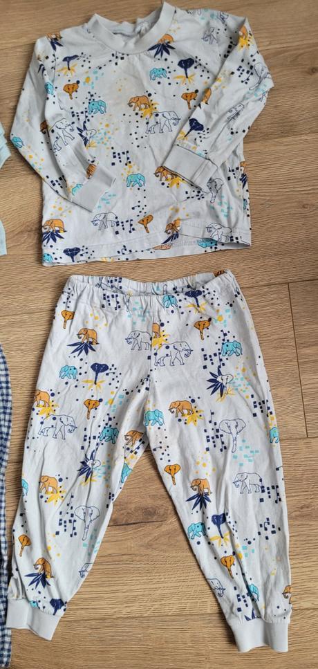 Pyžamá 3ks, lupilu,86
