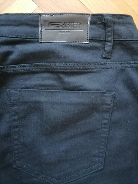 3x oblečené flitrované nohavice, fishbone,l