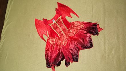 Kostymcek na halloween od george,