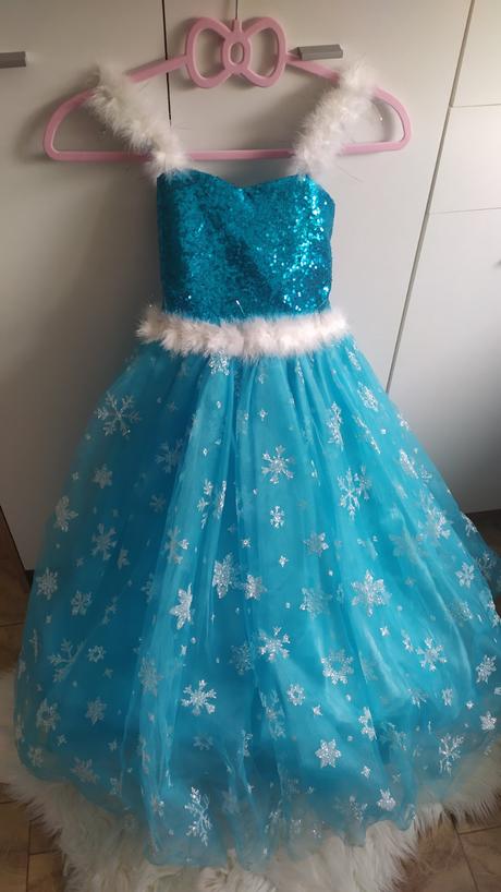 Nádherné šaty so spodničkou, 122