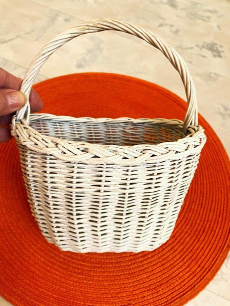 Prútený košíček, 