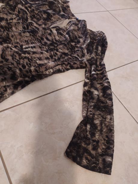 Šaty s leopardím vzorom krátke, s