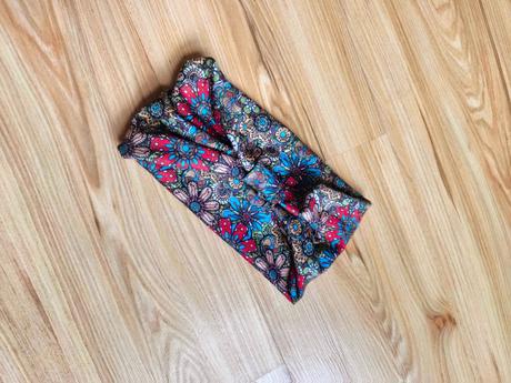 Farebná látková čelenka, 