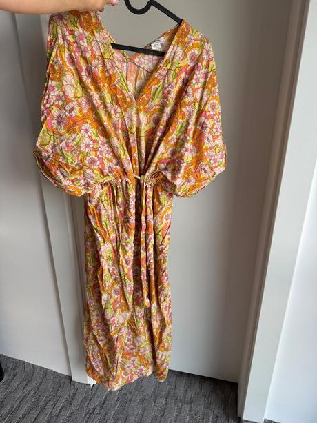 Monki prehoz na plavky alebo šaty, m