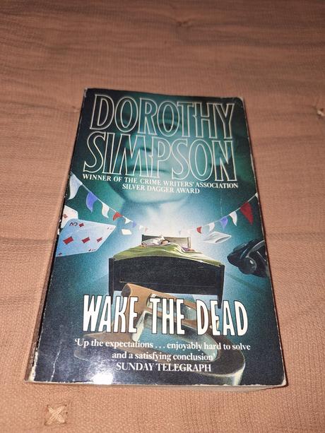 Dorothy simpson wake the dead, 