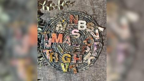 Ručne vyrobené živicové kľúčenky, 