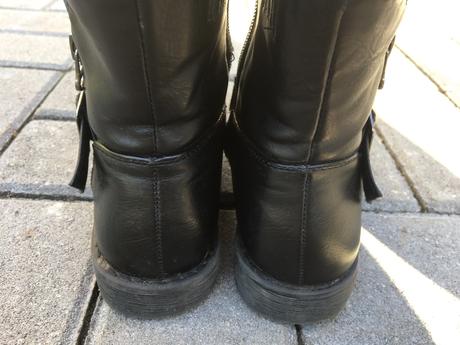 Teplučké čižmy, 32