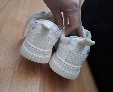 Tenisky holigraficke, zara,31