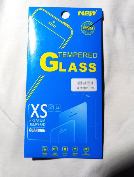 4 kusy tvrdene ochranne skla na mobil, 