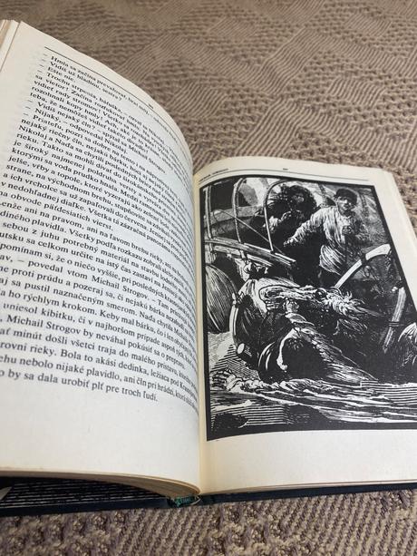 Stará retro kniha michael strogoff júles verne,