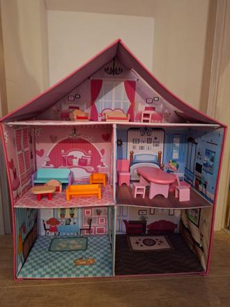 Domček pre bábiky, 