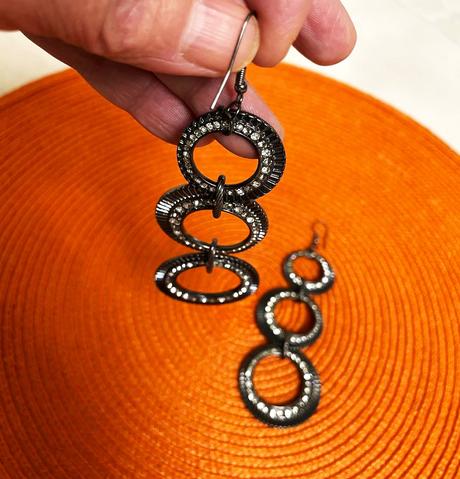 Extravagantné náušnice, 