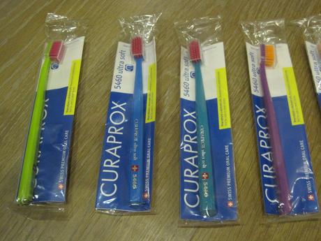 Zub.kefka curaprox 5460 krásne farby, 