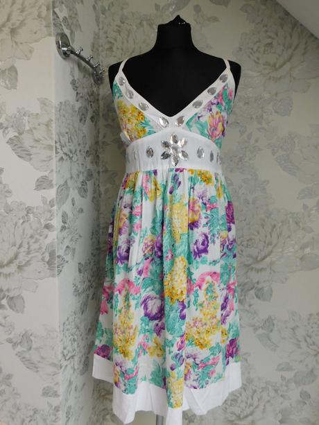 Velmi pekne letne šaty, 40 / l