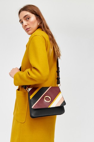 Kabelka troch farieb so sponou, next