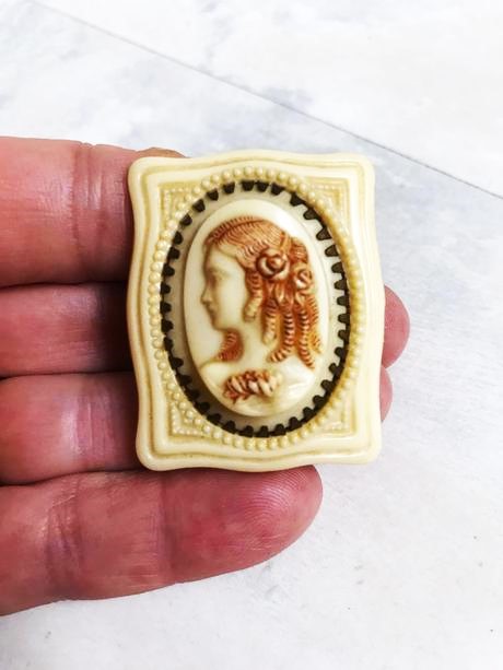 Starožitná kamej vintage brošňa,