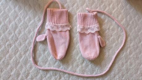 Papuckove čižmičky, korunkova celenka a rukavicky, lupilu,22